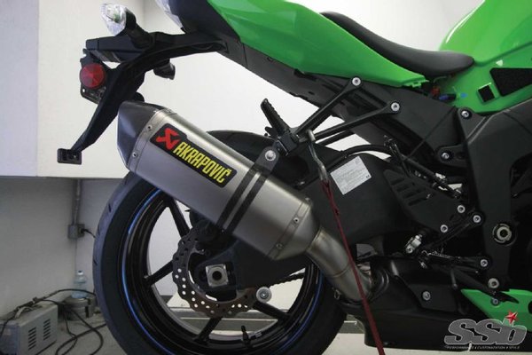 1210-sbkp-12-z+exhaust-shootout-2012+akrapovic-titanium-slip-on.jpg